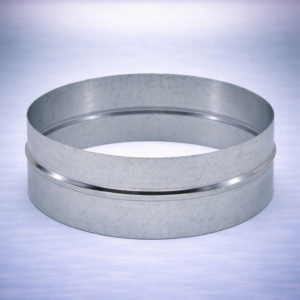 Ronde metalen klem van verzinkt staal, ontworpen voor het verbinden van buizen of het ondersteunen van structuren. De klem heeft een gladde afwerking en een duurzame constructie die corrosiebestendigheid biedt. Geschikt voor gebruik in zowel binnen- als buitenomgevingen. De diameter en hoogte maken het multifunctioneel voor verschillende toepassingen in de tuin- of bouwsector. Deze klem draagt bij aan een efficiënte montage en is milieuvriendelijk geproduceerd.