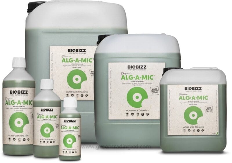 Zes flessen Biobizz Alg-A-Mic 500 ml, elk met een wit etiket en groene accenten, zijn gegroepeerd op een witte achtergrond.