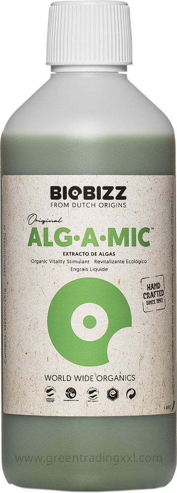 Een 500 ml fles Biobizz Alg-A-Mic organische vloeibare meststof met een groen etiket in meerdere talen en een cirkelvormig groen logo, dat het gebruik voor biologische vitaliteit en algenextract benadrukt.