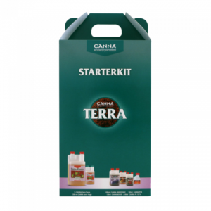 Starterkit van Canna Terra, inclusief voeding en groeimiddelen voor planten. Het pakket bevat flessen met Canna Terra Vega en Canna Terra Flores, geschikt voor het kweken in aarde. De verpakking is ontworpen voor gebruiksgemak met een handvat en biedt een overzicht van de inhoud. Ideaal voor zowel beginners als ervaren kwekers die duurzame en effectieve teeltmethoden zoeken.