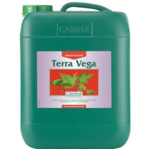 Terra Vega, een vloeibare plantenvoeding van het merk CANNA, speciaal ontwikkeld voor de groeifase van planten. Het product, verpakt in een groene kunststof jerrycan van 5 liter, is geschikt voor gebruik in zowel potgrond als binnen- en buitenteelten. Terra Vega bevordert de groei en ontwikkeling van de wortels en is samengesteld uit hoogwaardige, zorgvuldig geselecteerde voedingsstoffen. Dit product is ontworpen voor de duurzame teelt van zowel hobby- als commerciële kwekers.