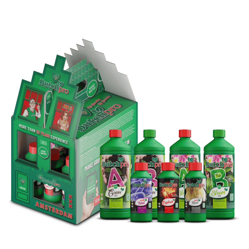 Produktset von Dutch Pro, bestehend aus Nährstoffen für Pflanzen in verschiedenen Flaschen. Das Set enthält die verschiedenen Flaschen: A und B Grow (jeweils 1 Liter), A und B Bloom (ebenfalls beide 1 Liter), eine Flasche Multi-Total und eine Flasche Explode. Dieses Produkt wurde speziell für den Anbau verschiedener Pflanzen entwickelt und ist sowohl für den Innen- als auch für den Außenbereich geeignet. Die Flaschen sind hauptsächlich grün mit klaren Etiketten und Informationen zum Inhalt. Das Produkt wurde für Anwender entwickelt, die ein optimales Pflanzenwachstum anstreben, und ist frei von schädlichen Substanzen, was zu einem umweltfreundlichen Ansatz im Gartenbau beiträgt.