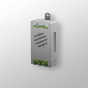 S2 sensor van TechGrow, ontworpen voor het monitoren van omgevingsparameters. Het apparaat is uitgevoerd in een neutrale grijze kleur en is compatibel met diverse groeiomgevingen. Dit sensorapparaat is eenvoudig te installeren en biedt een betrouwbare manier om luchtvochtigheid en temperatuur te meten, wat essentieel is voor optimale groeiomstandigheden. Het materiaal is duurzaam en geschikt voor langdurig gebruik, waardoor het ook een milieuvriendelijke keuze is voor tuinders en kwekers.