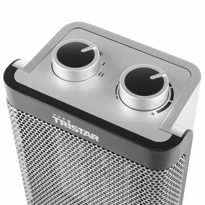 Kraftvolle elektrische Heizgerät met een gestructureerd metalen rooster voor optimale luchtcirculatie. Voorzien van twee draaiknoppen voor temperatuur- en vermogensinstelling. Compact en geschikt voor gebruik in kleinere ruimtes. Materiaal: kunststof en metaal. Kleur: zwart en zilver. Vermogen: geschikt voor snelle verwarming en temperatuurregeling in huis en kantoor. Duurzaam ontwerp met een focus op energie-efficiëntie.