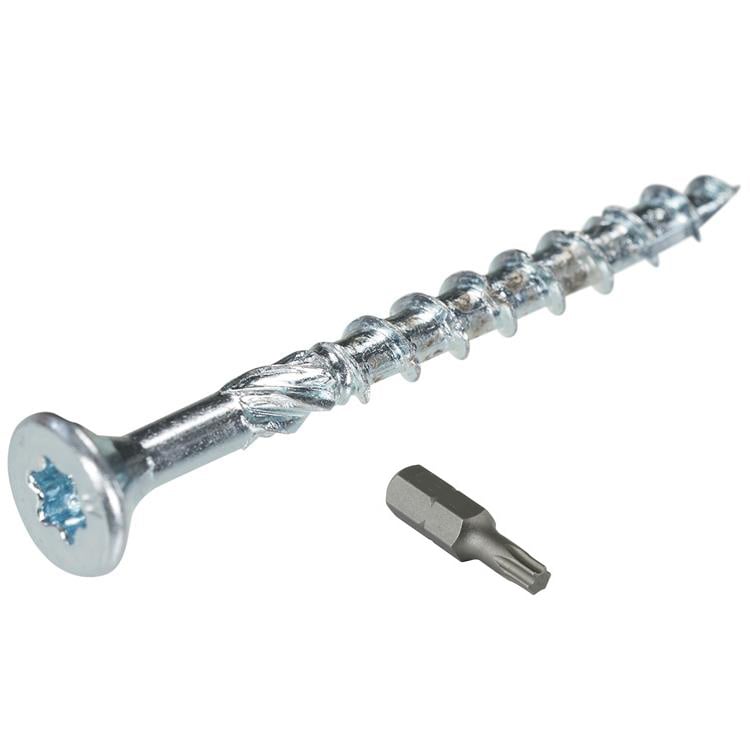 Eine Edelstahl-Schraube mit einer verzinkten Oberflächenbehandlung, ausgestattet mit einem Kreuzschlitzkopf. Die Schraube ist mittellang und hat ein spiralförmiges Gewinde für verbesserten Halt in verschiedenen Materialien. Neben der Schraube ist ein passender Schraubendreher-Bit abgebildet. Ideal für Bau- und Reparaturarbeiten, biedt korrosionsbeständige Eigenschaften und lange Lebensdauer. Geschaffen für den Einsatz in einem breiten Spektrum von Anwendungen, die Stabilität und Zuverlässigkeit erfordern.