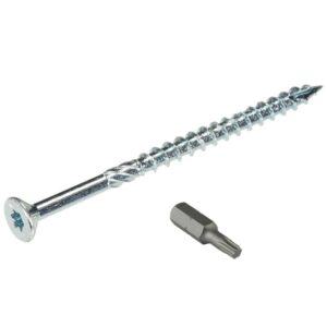 Schroef, verzinkt, met een lengte van 100 mm en een unieke schroefkop voor een verbeterde grip. Inclusief bijpassende bit voor eenvoudige installatie. Geschikt voor diverse houttoepassingen en biedt extra duurzaamheid door de verzinking, wat bijdraagt aan een langere levensduur van het product.